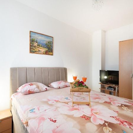 Apartments Milic - One Bedroom Apartment With Sea View And Terrace غورني كارين المظهر الخارجي الصورة