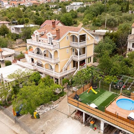 Apartments Milic - One Bedroom Apartment With Sea View And Terrace غورني كارين المظهر الخارجي الصورة