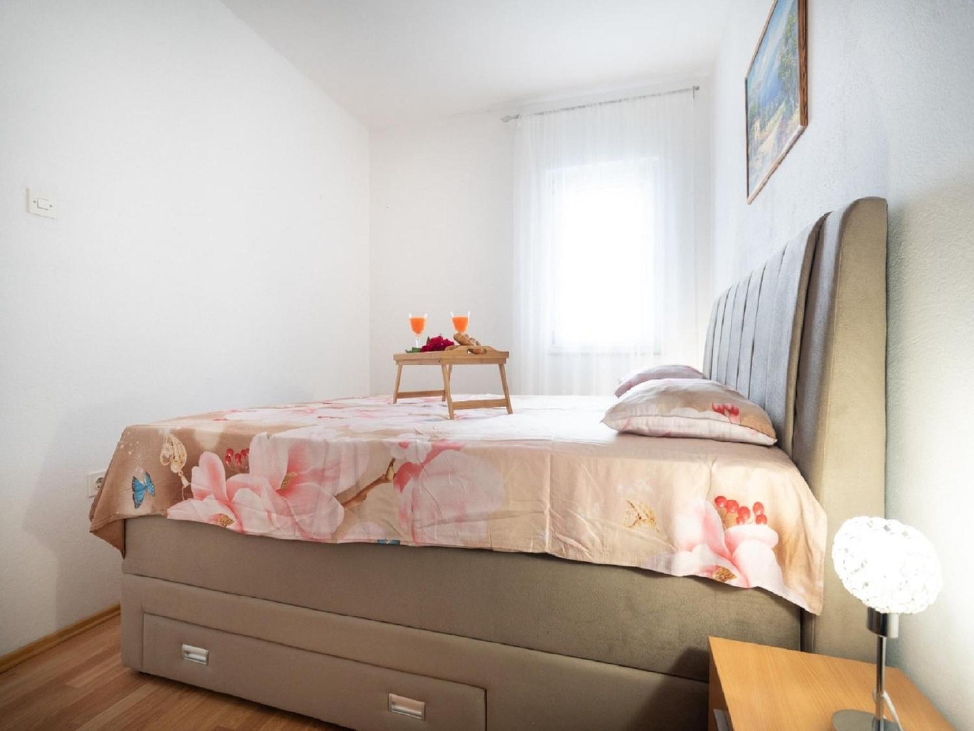 Apartments Milic - One Bedroom Apartment With Sea View And Terrace غورني كارين المظهر الخارجي الصورة